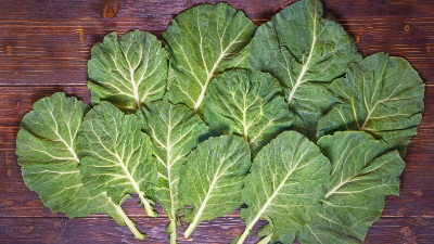 Be_NutriSavvy_Collard_Greens_Wooden_Table_400x225