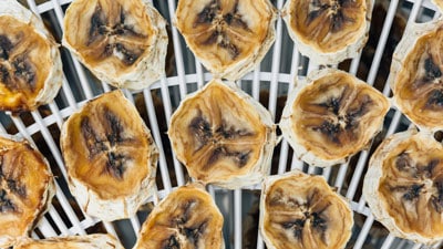 Be_NutriSavvy_Bananas_Dehydrated_DP_252005866_400x225 Sliced, dehydrated bananas looking sad.